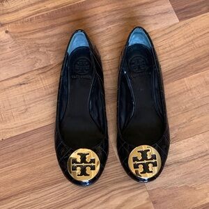 Tory Burch patent leather quilted ballet flats black and gold